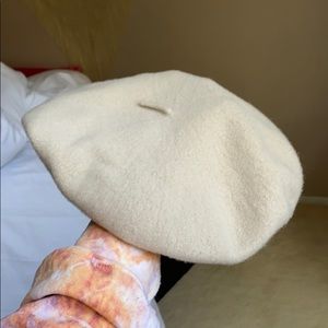 Light dusty rose/cream baret